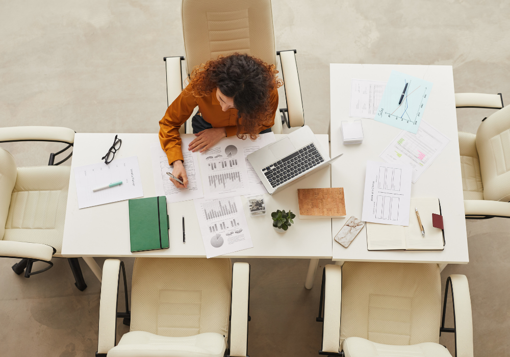 تحسين-العمليات-الإدارية-اكتشاف-الهدر-في-الإجراءات-اليومية