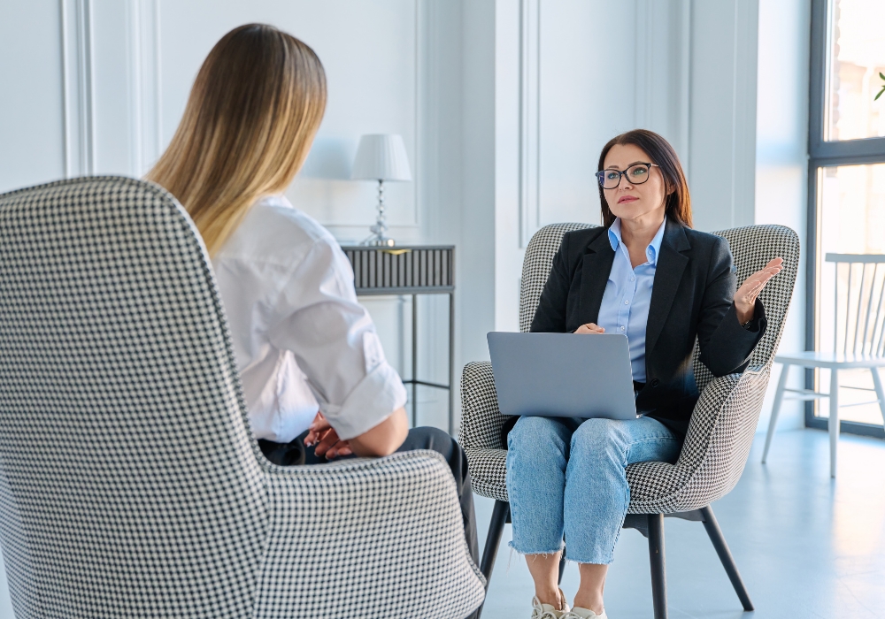 ما-الفرق-بين-إدارة-شؤون-الموظفين-والموارد-البشرية-الاستراتيجية